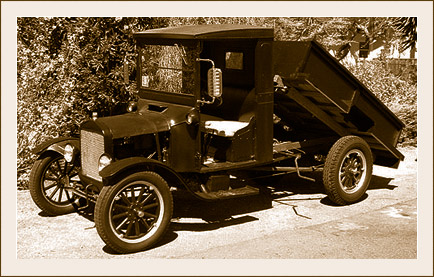 AAA Rubbish 1924 roll-off truck